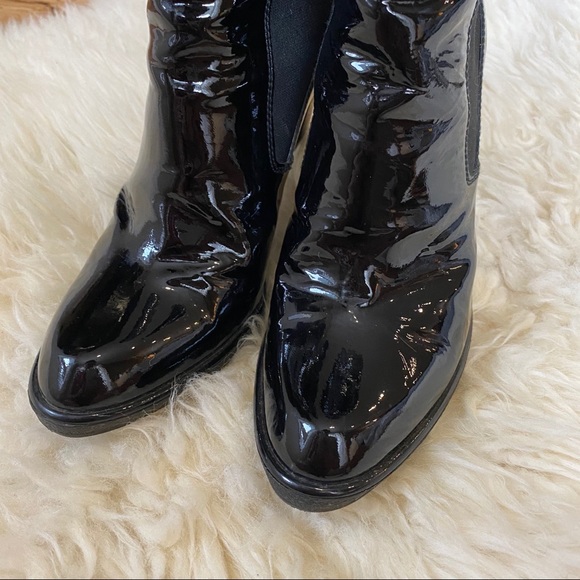 Stuart Weitzman High Shine Patent Heeled Booties Size 6.5 - Picture 4 of 15